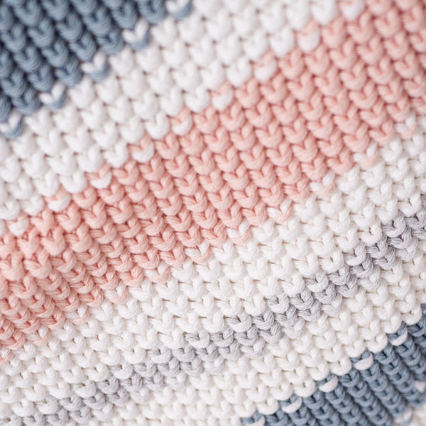 Bank Sierdeken - Gebreid Streep Pastel Fabric Close-up Image