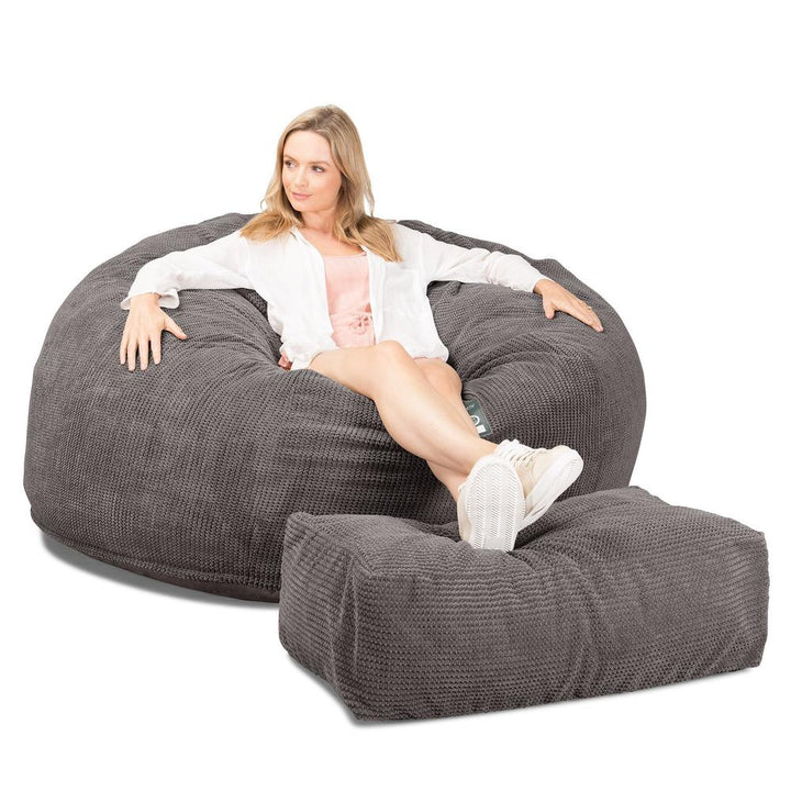 LOUNGE PUG, CloudSac 1010 XXL, Gigantische XXL Zitzakbank met Vezel-latex Vlokvulling, Pompom Antraciet