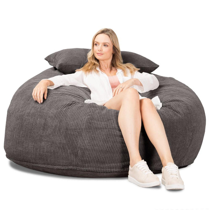 LOUNGE PUG, CloudSac 1010 XXL, Gigantische XXL Zitzakbank met Vezel-latex Vlokvulling, Pompom Antraciet