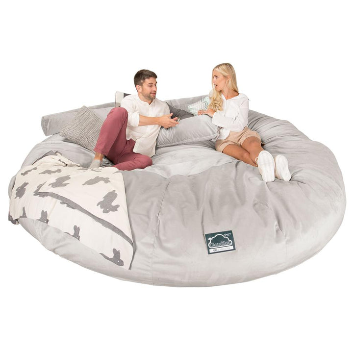 LOUNGE PUG, CloudSac 5000 XXXXXL, Een Titanic Zitzak Bank met Vezel-latex Vlokvulling, Fluweel Zilver